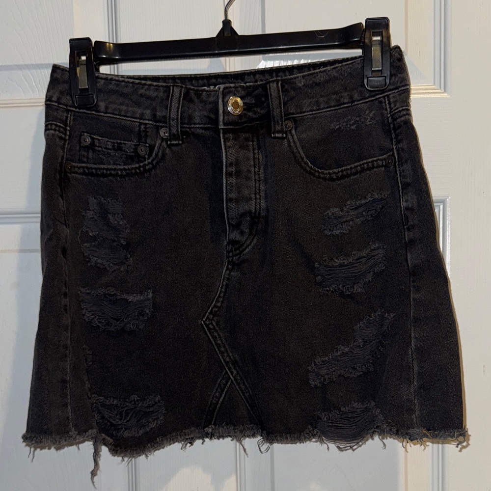 American Eagle Black Denim Skirt Distressed Size 0